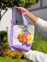 Load image into Gallery viewer, Toy Alien Carabiner Charm Clip