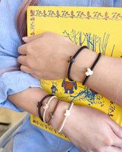 Load image into Gallery viewer, Minimal Mouse Neutral Hair Ties